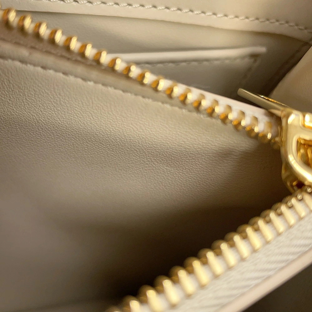 Celine 16 Bag Satinated Calfskin leather White - Picture 9 of 12